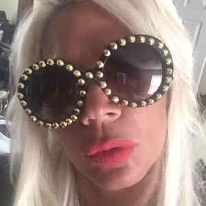 Meet your Posher, Yudith